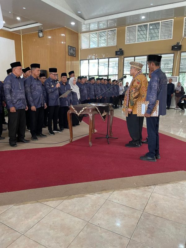 Tony Eka Candra Mengukuhkan Pengurus ICMI Orda Way Kanan Periode 2025-2030.