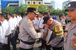 36 Polisi dan 2 Masyarakat Terima Penghargaan dari Kapolresta Bandar Lampung