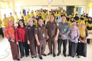 Penkum Kejati Lampung Ajak Pelajar SMAN 15 Bandar Lampung Kenali Hukum dan Jauhi Hukuman
