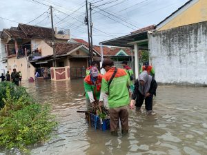 Bunda Eva Gerak Cepat Tangani Banjir, Perintahkan Jajaran Maksimal Bantu Warga