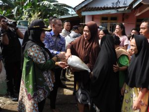 Sepulang dari Retreat, Walikota Eva Dwiana Gerak Cepat Bantu Korban Banjir dan Normalisasi Sungai