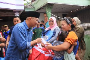 Gubernur Lampung Rahmat Mirzani Djausal Kunjungi Warga Terdampak Banjir, Salurkan Bantuan dan Tekankan Sinergi Penanganan Bencana