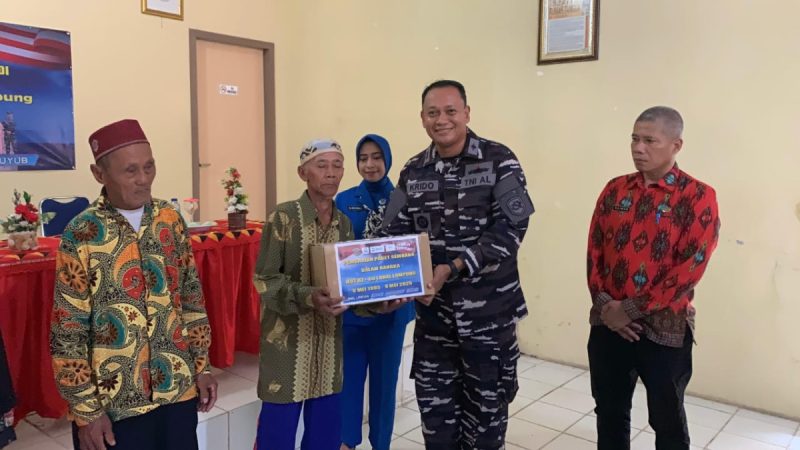 Jelang HUT ke-60, Lanal Lampung Bagi Sembako ke Desa Binaan: “Kami Tak Hanya Menjaga Laut, Tapi Juga Merawat Harapan Rakyat”
