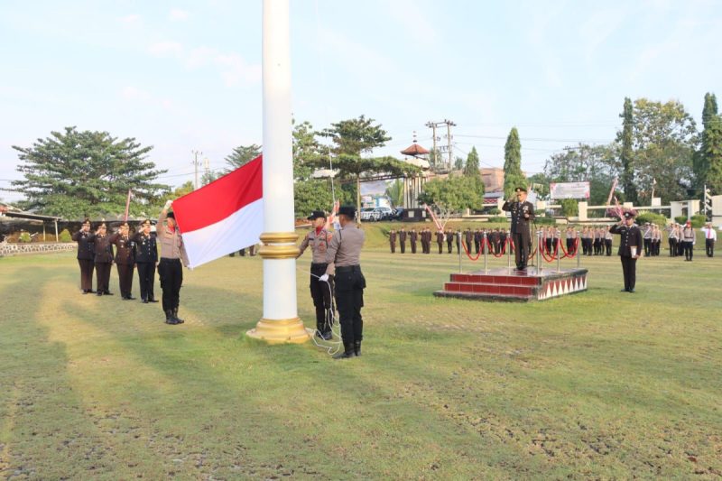 Polres Lampung Utara Gelar Upacara HUT RI ke-80, Kapolres Tekankan Peran Polri dalam Menjaga Persatuan