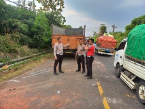Gerak Cepat, Polres Lampura Olah TKP Kecelakaan Beruntun Maut di Jalinsum